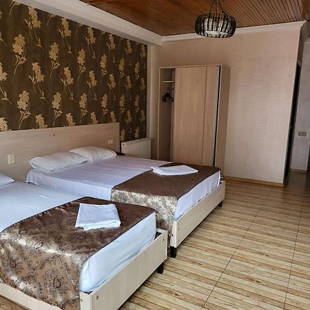 Hotel Elio Batoumi Extérieur photo