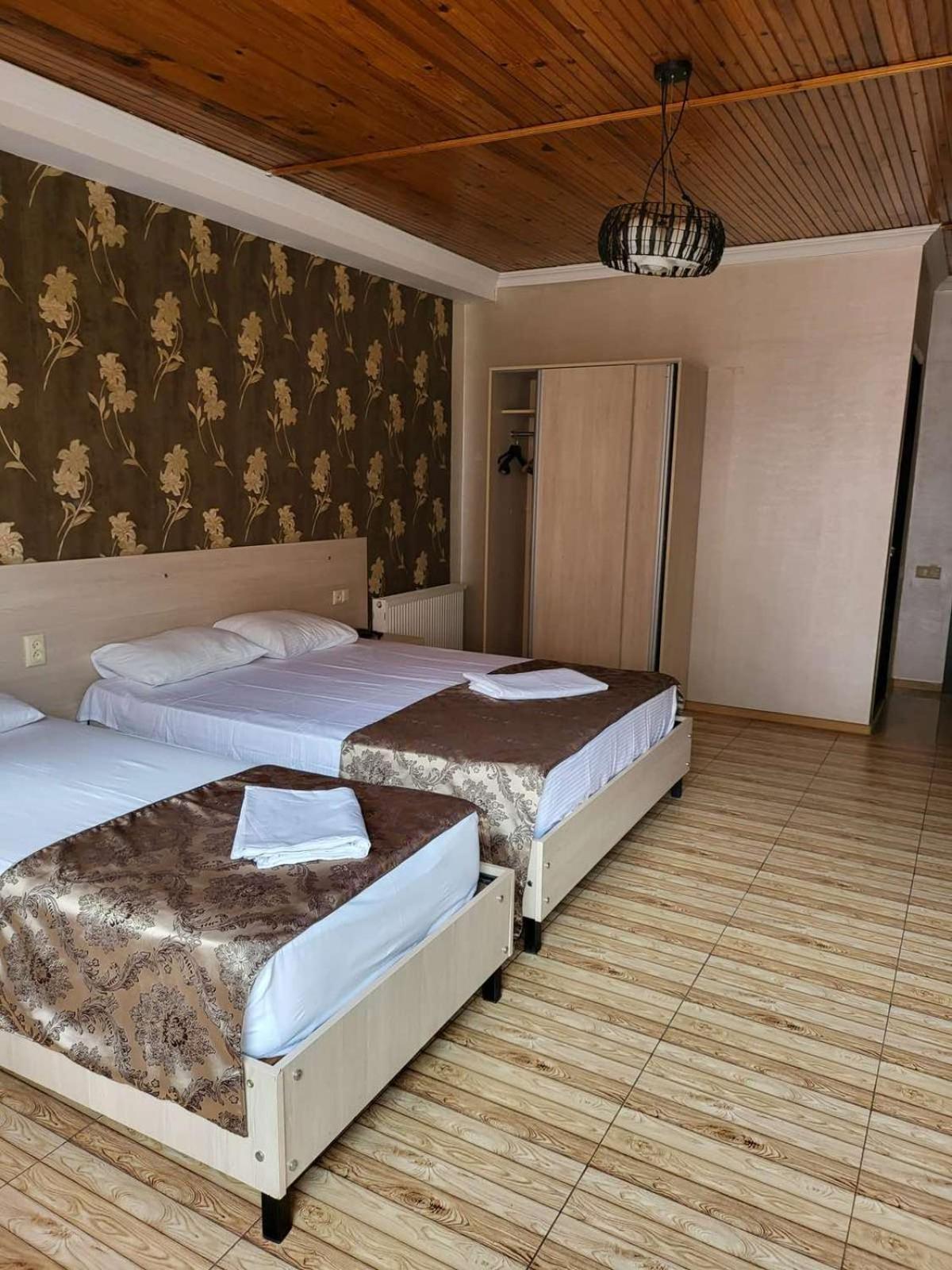 Hotel Elio Batoumi Extérieur photo