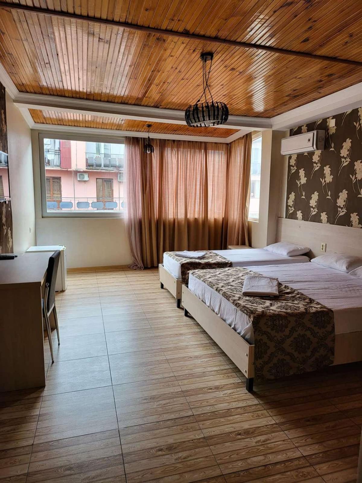 Hotel Elio Batoumi Extérieur photo