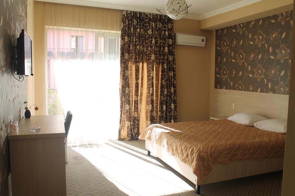 Hotel Elio Batoumi Extérieur photo